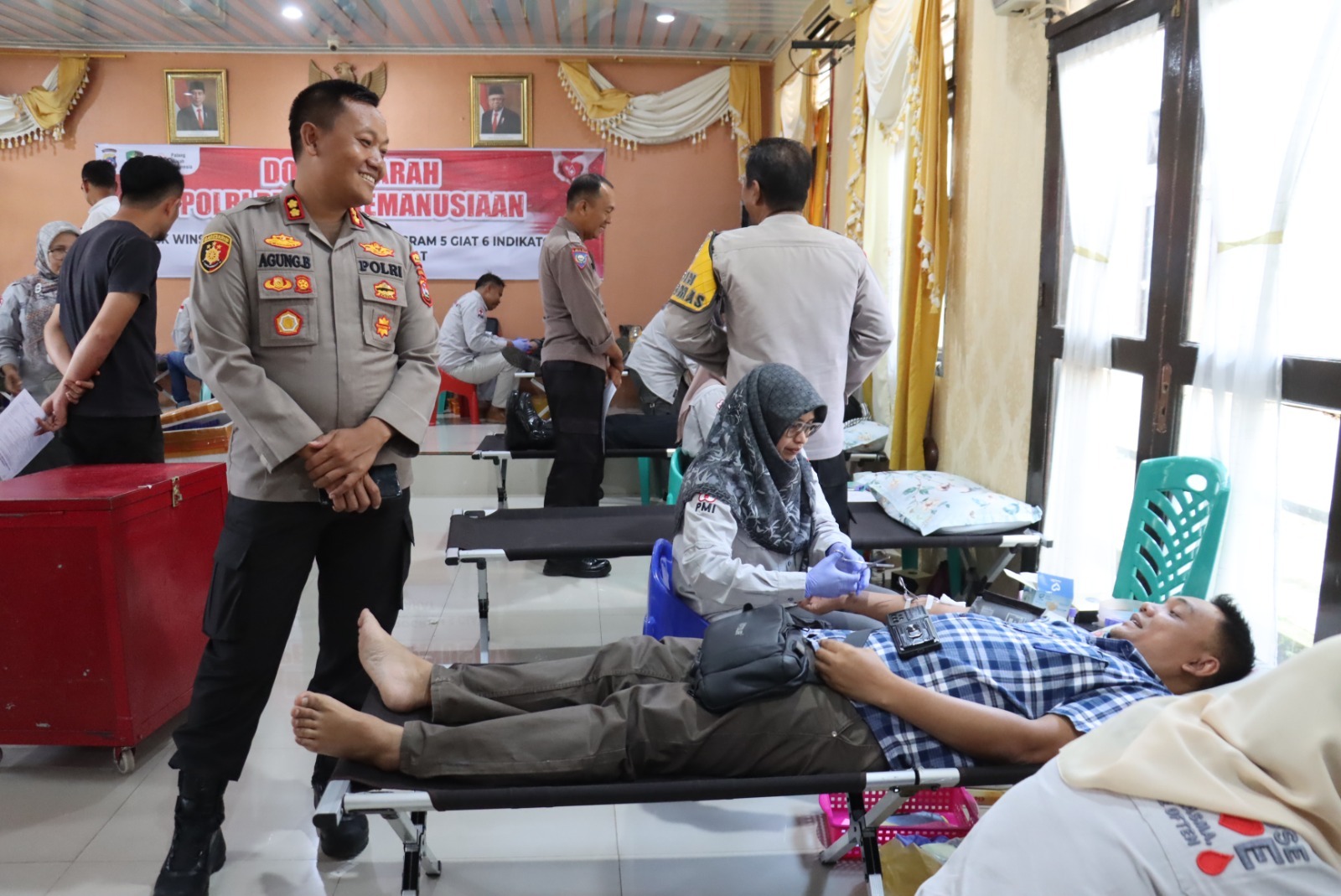 Kapolres Pasaman Barat AKBP Agung Basuki Tinjau kegiatan Donor darah bersama PMI setempat